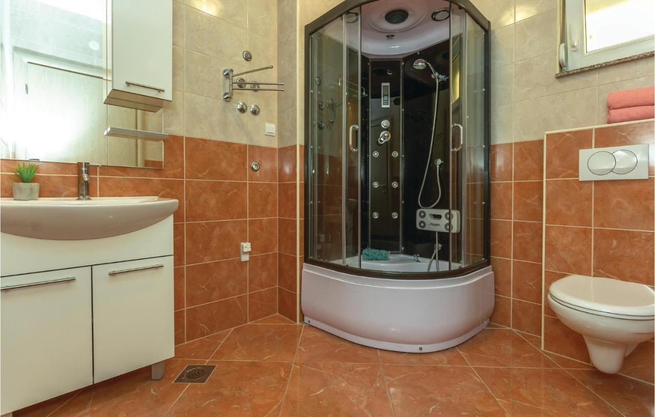 Amazing Apartment In Krvavica With Wifi Exterior photo